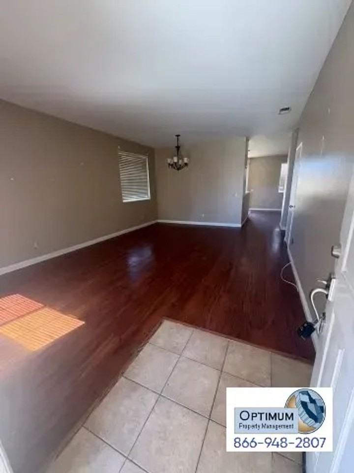 12654 Meadow St - Photo 2 of 30