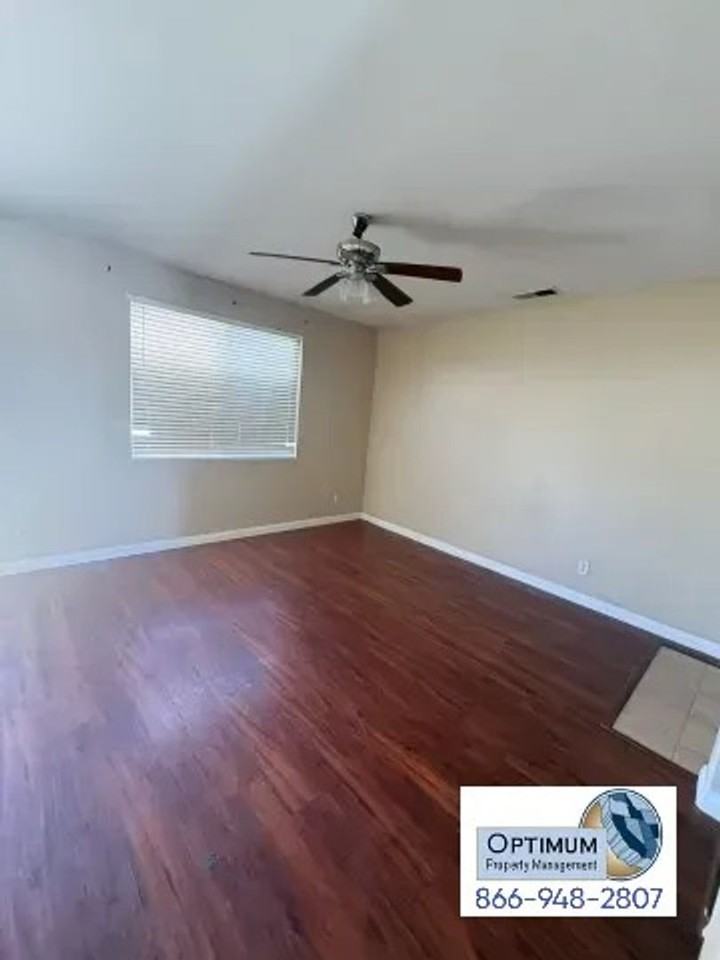 12654 Meadow St - Photo 5 of 30