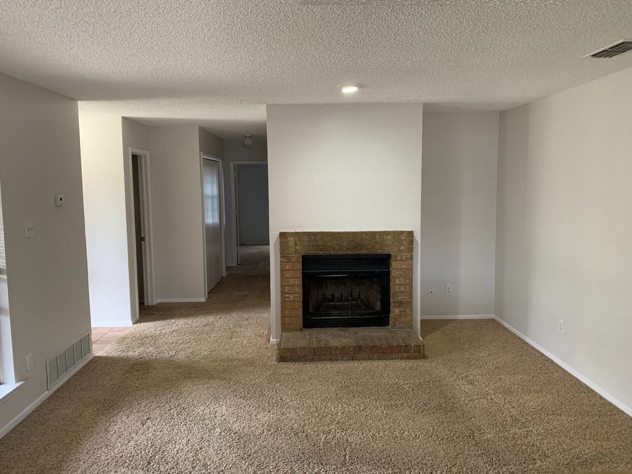 305 Shady Valley Dr - Photo 2 of 6