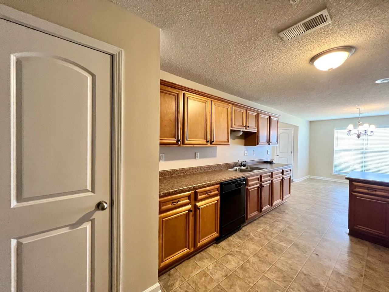 9146 Glen Cv - Photo 6 of 18