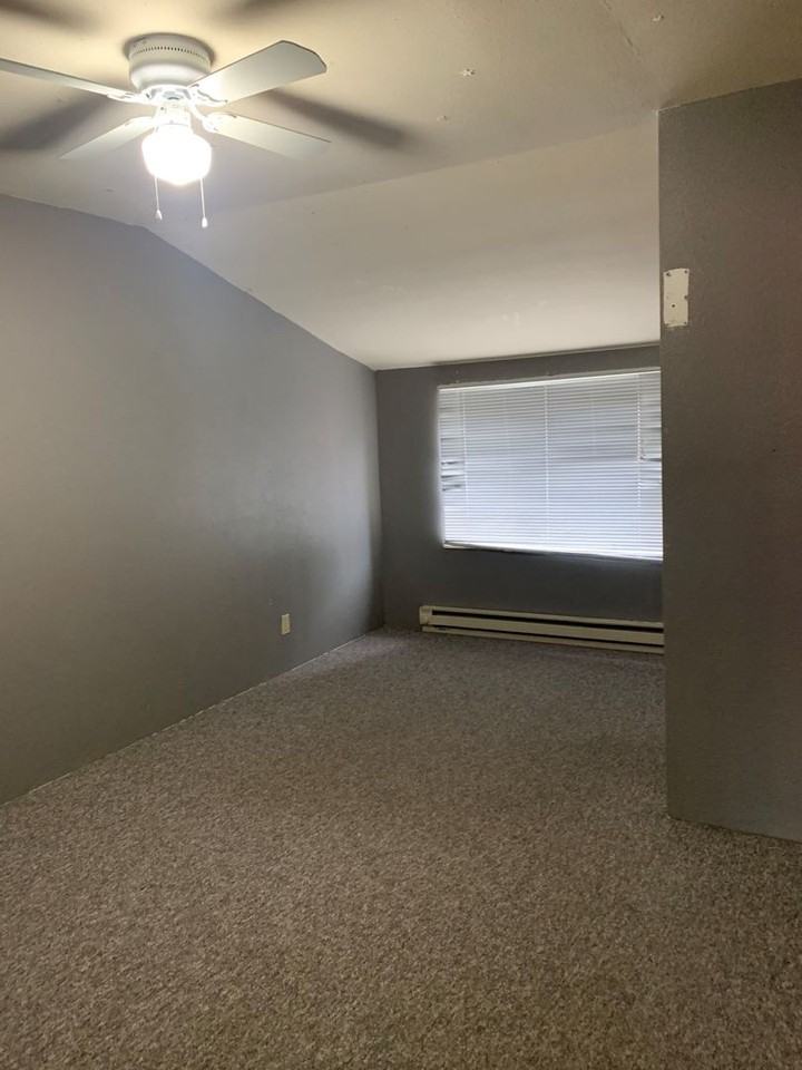 1217 W Woodin Ave - Photo 4 of 4