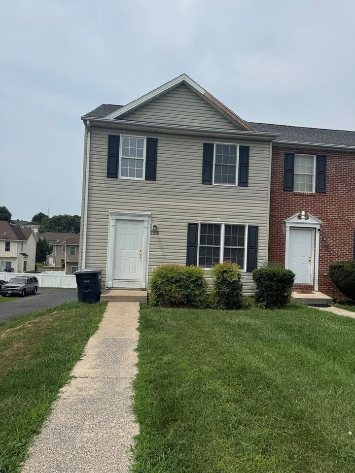 1058 Oriole Ln - Photo 2 of 24