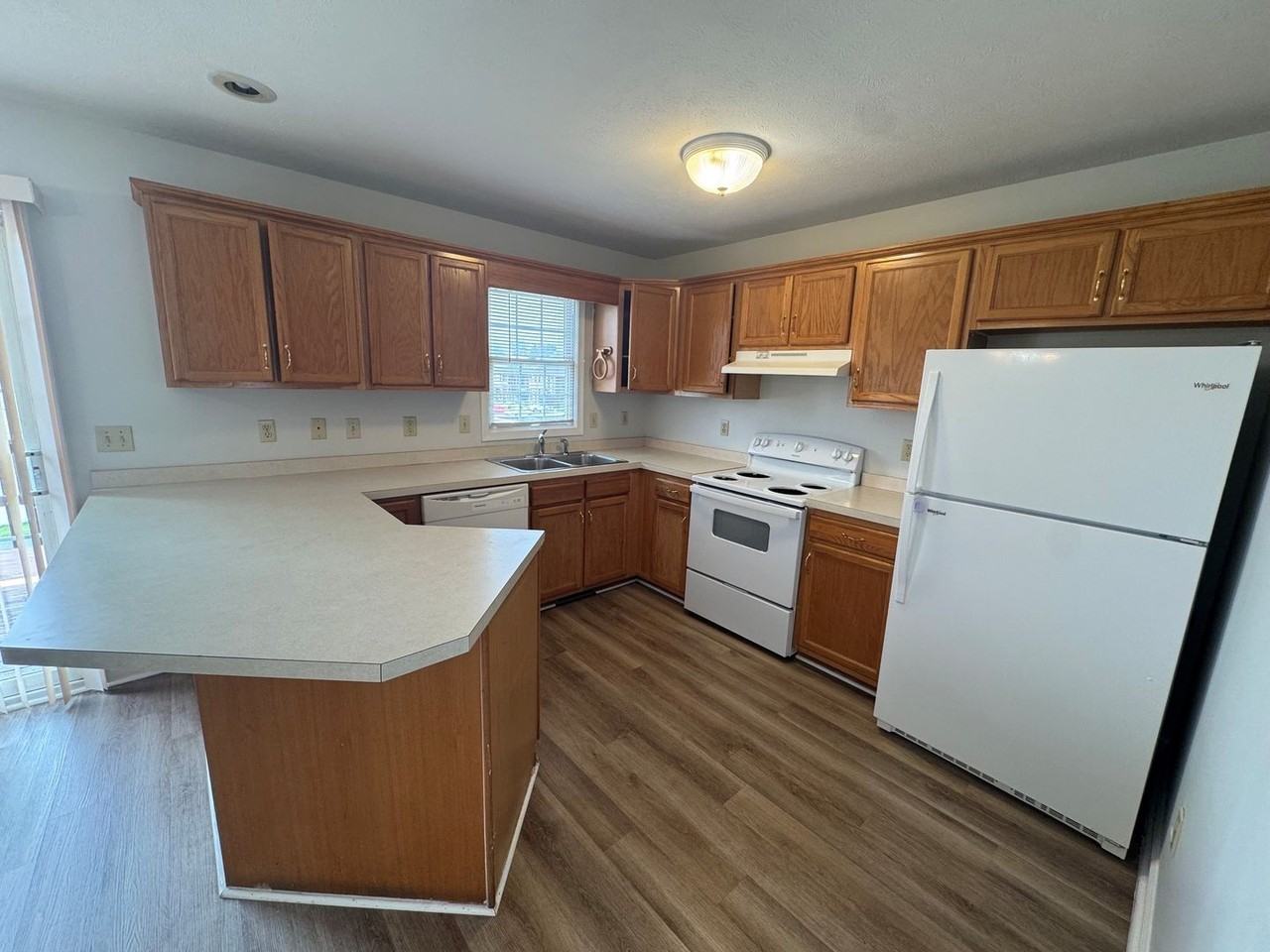 1058 Oriole Ln - Photo 6 of 24