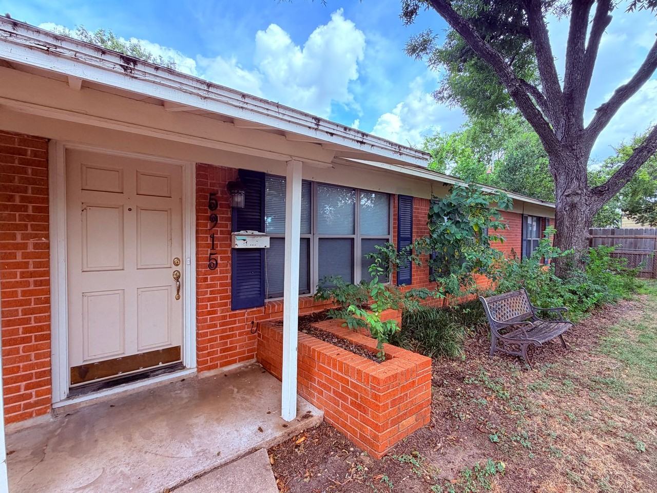 5915 Sunshine Dr - Photo 2 of 31