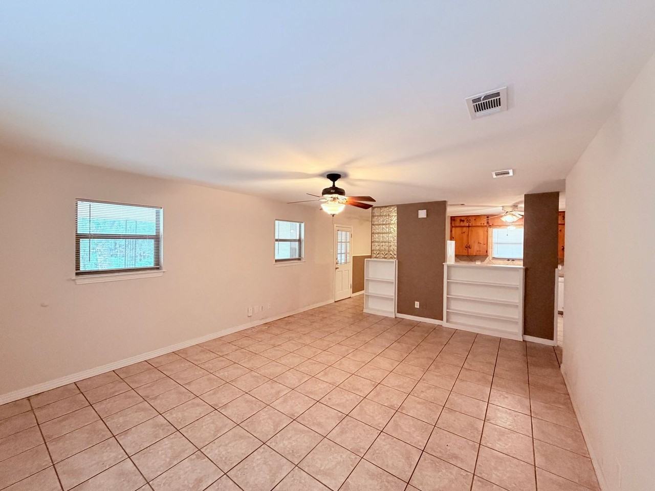 5915 Sunshine Dr - Photo 3 of 31