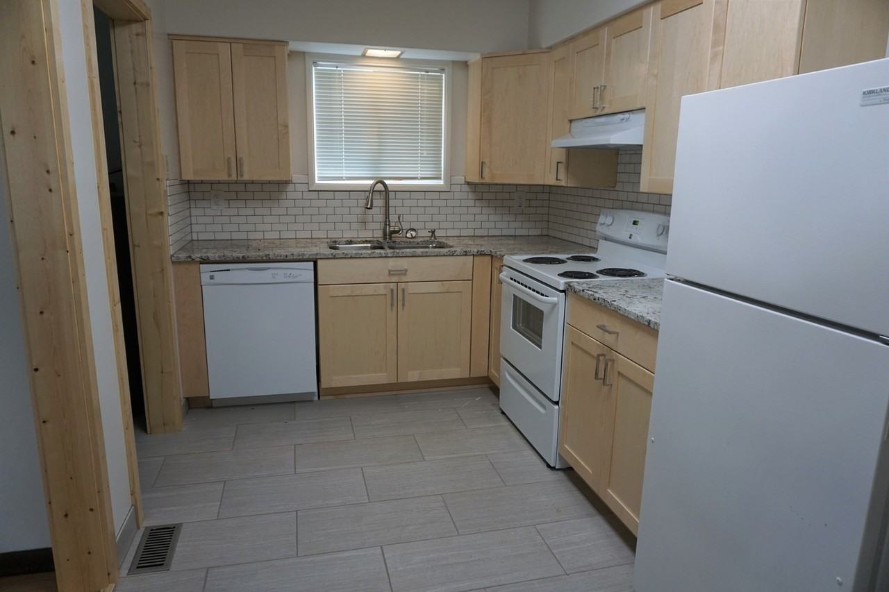 2906 Geary St Se - Photo 2 of 21