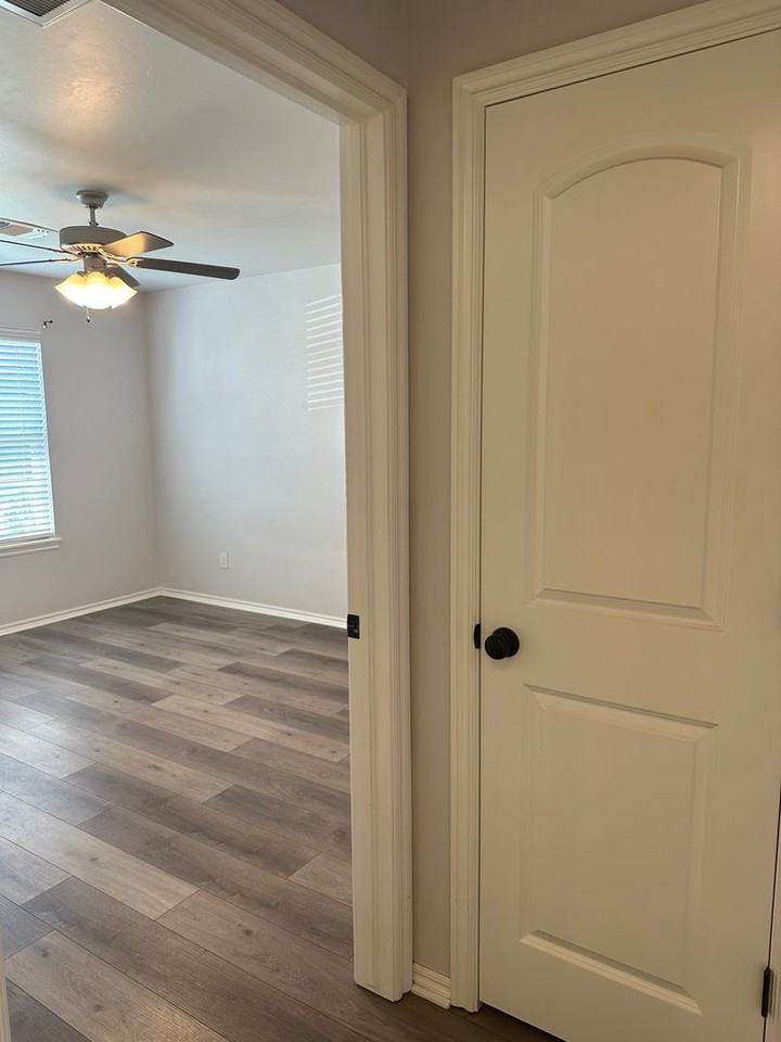 15749 Potomac Dr - Photo 6 of 41