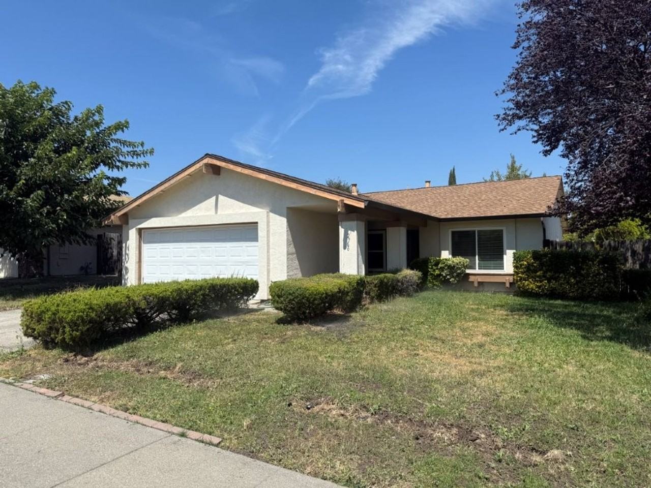 2766 Applewood Dr - Photo 3 of 49