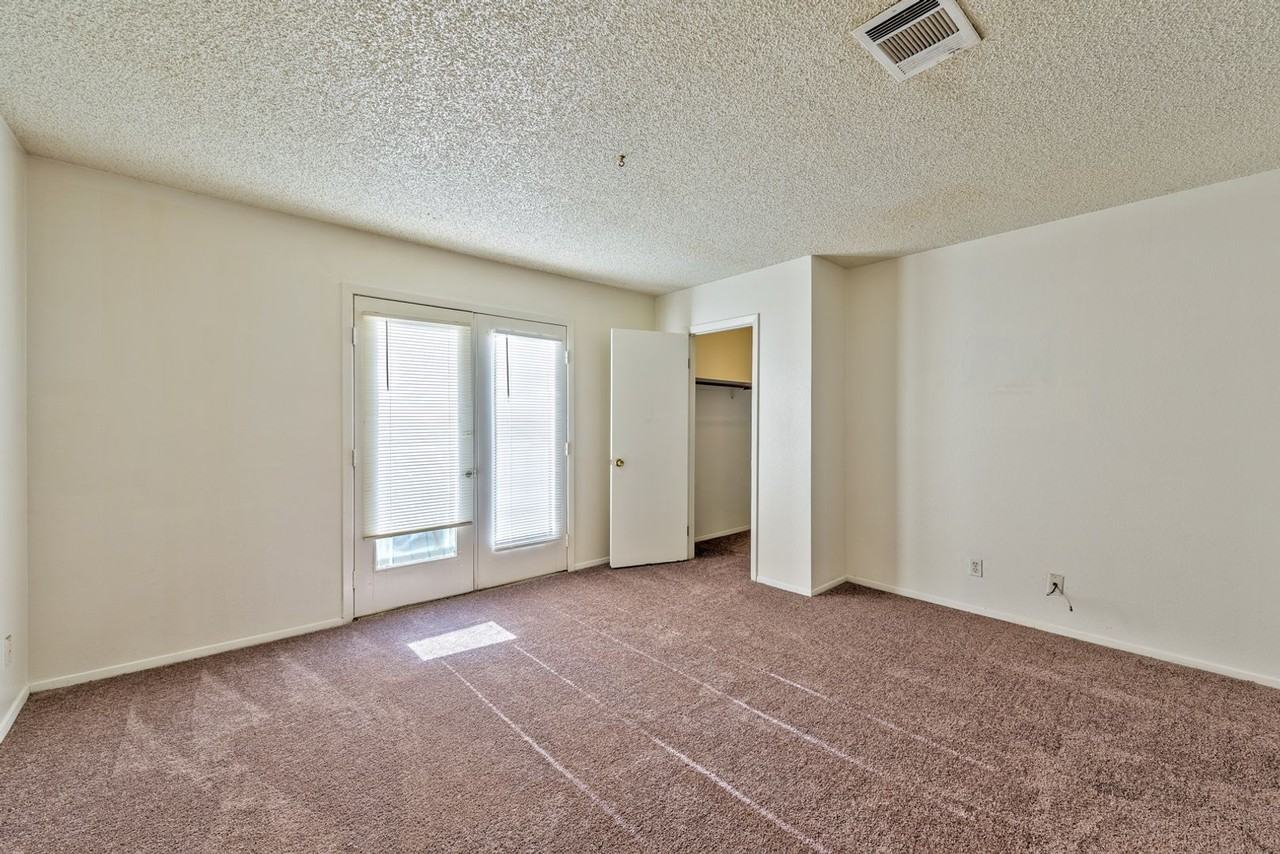 7030 Burcot Ave #K113 - Photo 5 of 11