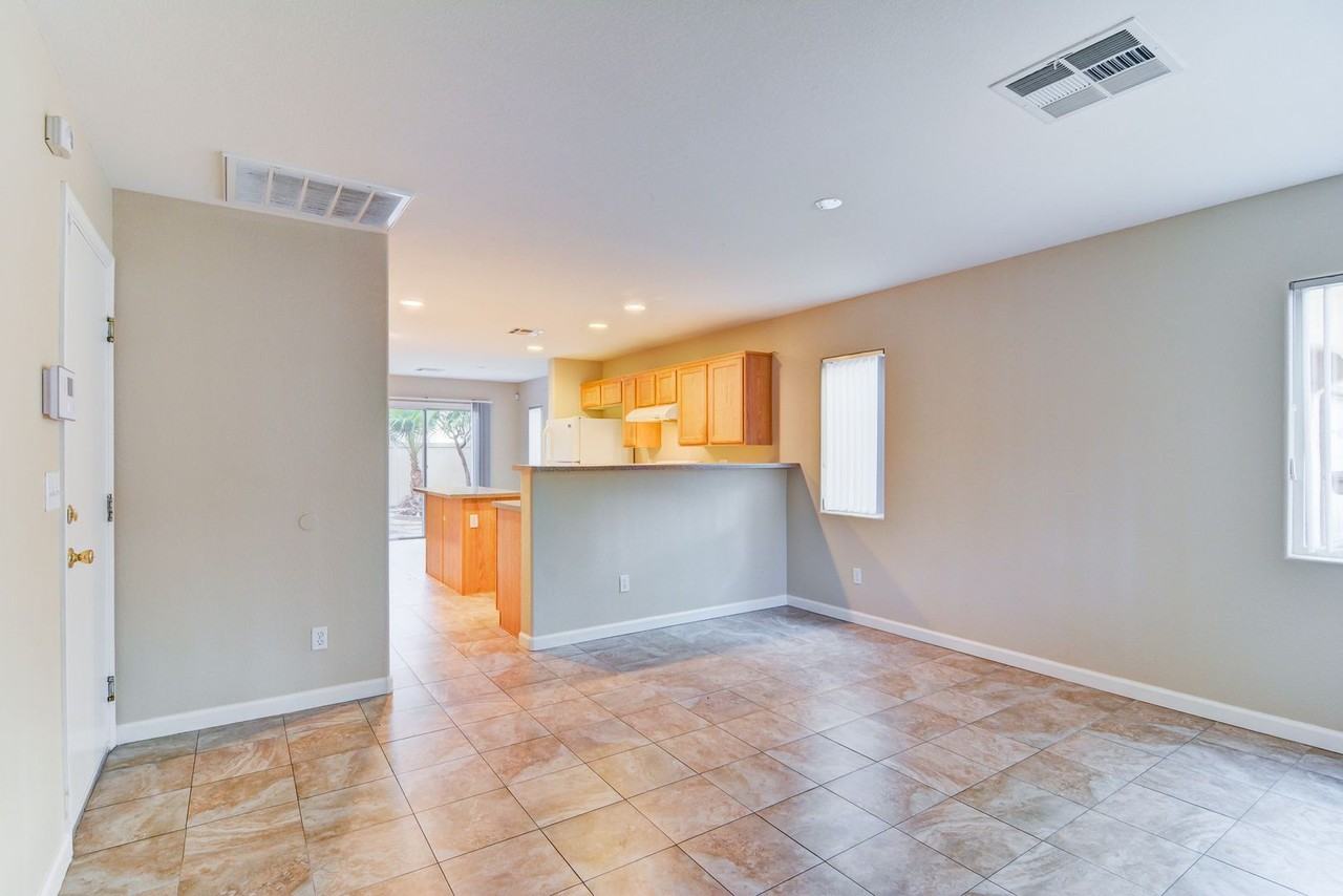 4125 Kemble Ct - Photo 5 of 10