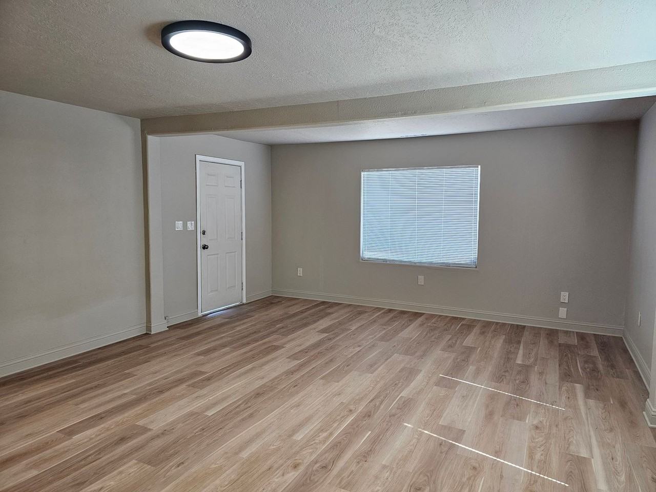 2764 Sw Culver Hwy - Photo 2 of 9