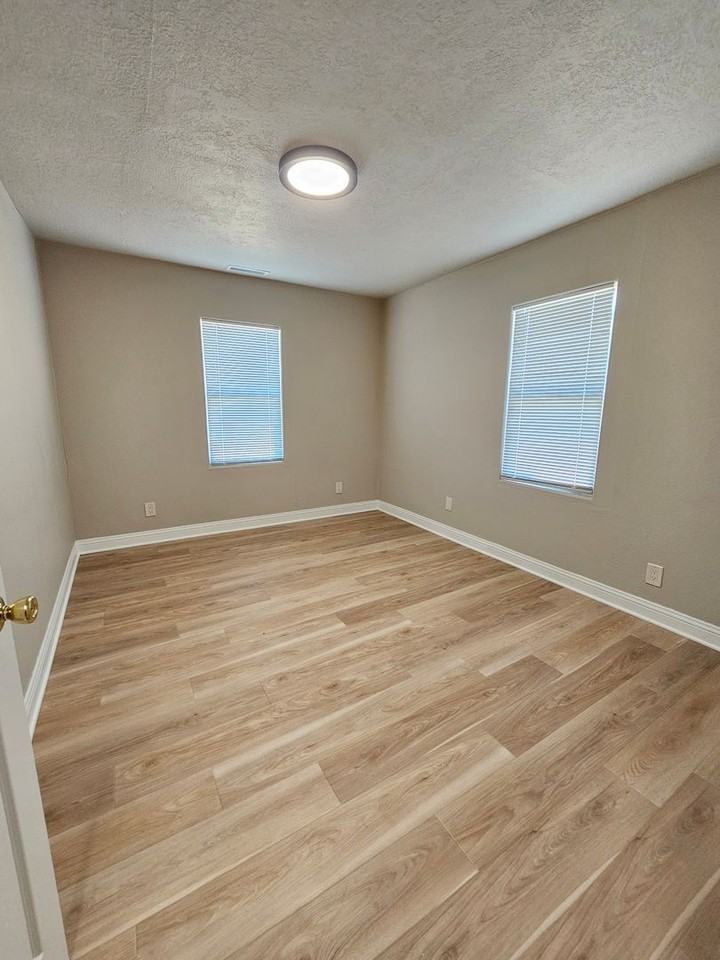 2764 Sw Culver Hwy - Photo 7 of 9