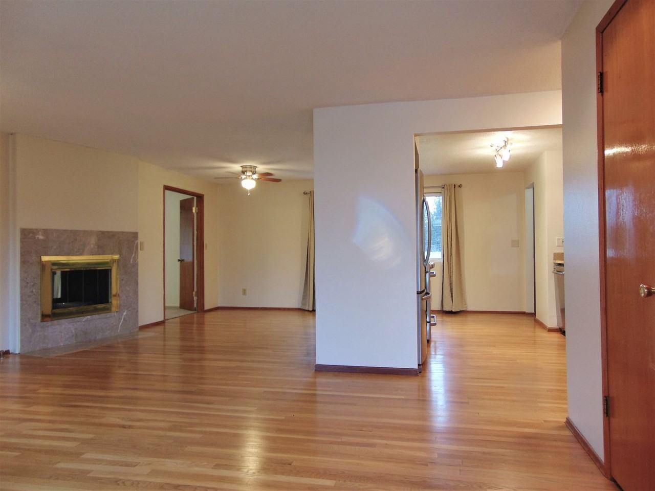 9821 S 212th St - Photo 2 of 20