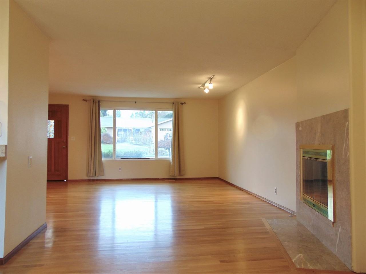 9821 S 212th St - Photo 7 of 20