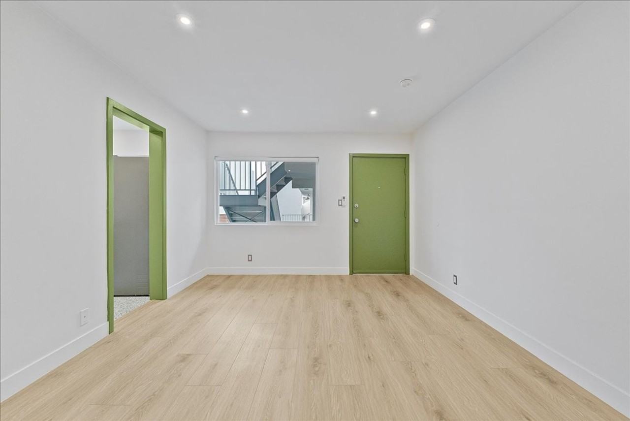 6615 Franklin Ave. - Photo 7 of 46