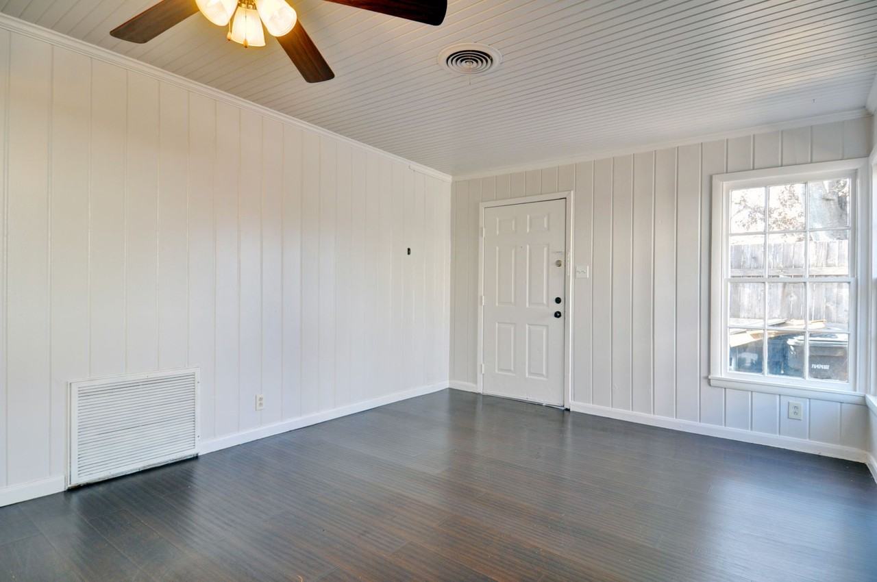 2409 Horne St - Photo 3 of 24