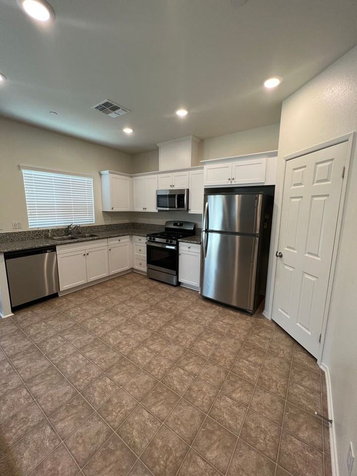 5916 Sucre Pl - Photo 4 of 23