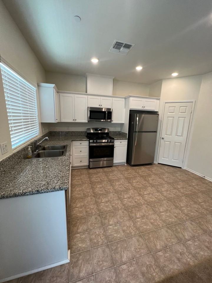 5916 Sucre Pl - Photo 5 of 23