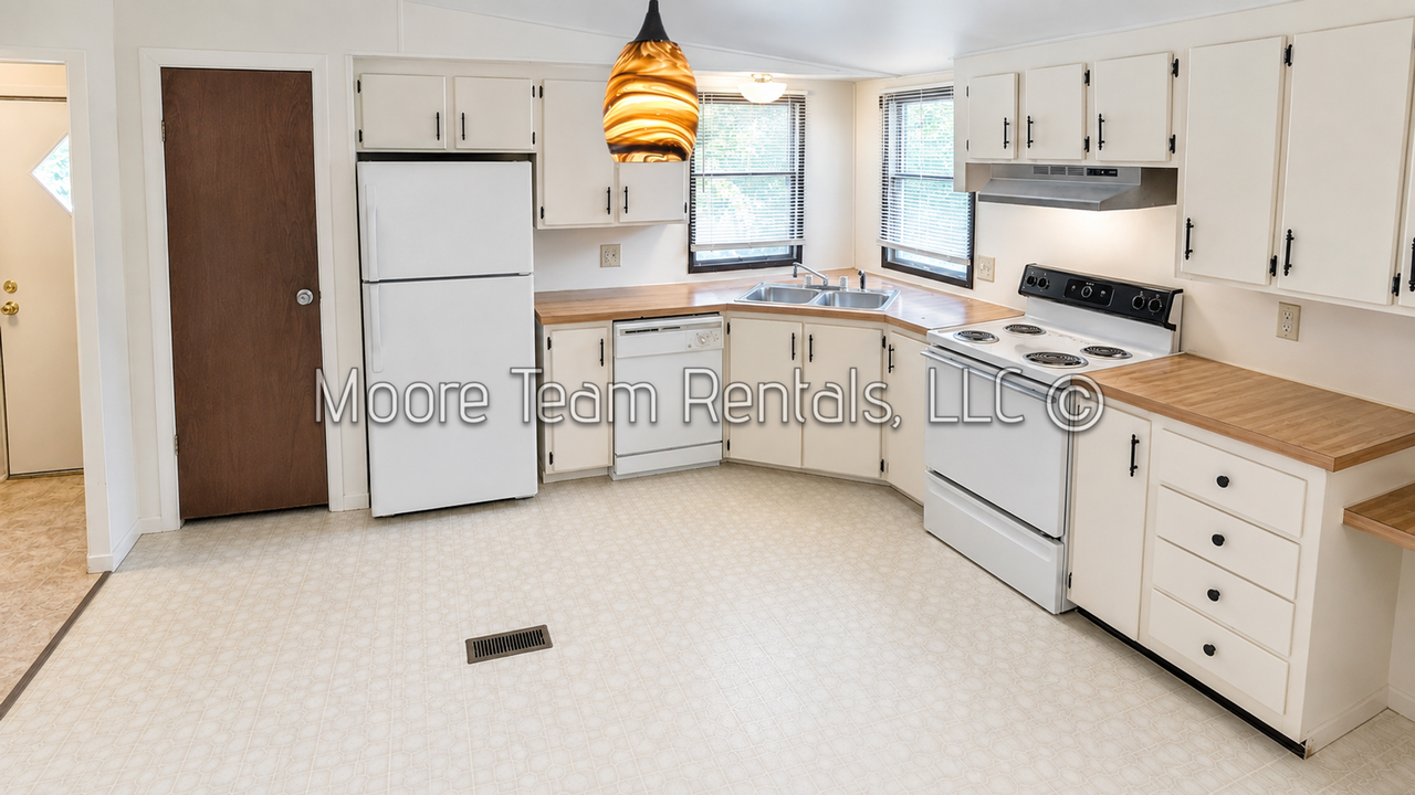 5399 Greenville Hwy - Photo 3 of 17