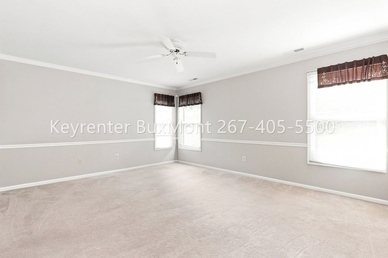 11 Nathan Ct - Photo 7 of 17