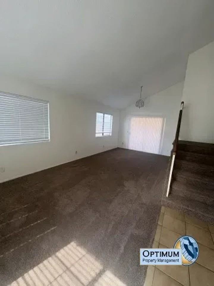12442 Emeraldstone Dr - Photo 4 of 28
