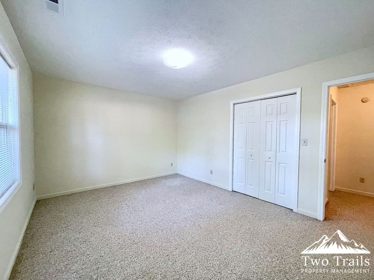 707 Farmington Cir - Photo 7 of 17