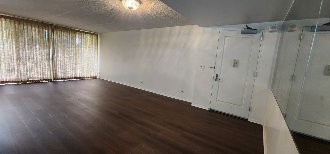 1350 Ala Moana Blvd #404 - Photo 4 of 16