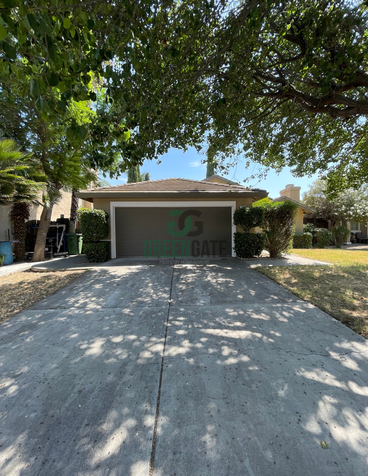 1660 Etta Way - Photo 3 of 44