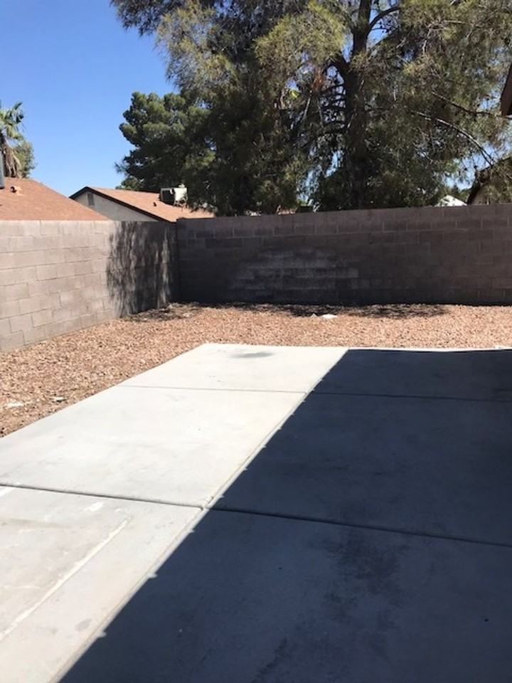 4800 Woodlake Ave - Photo 6 of 26
