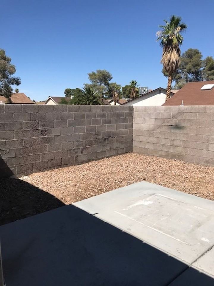 4800 Woodlake Ave - Photo 7 of 26