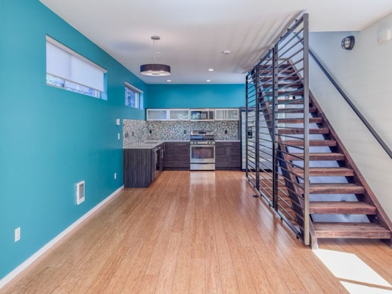 4146 25th Ave Sw #A - Photo 2 of 13