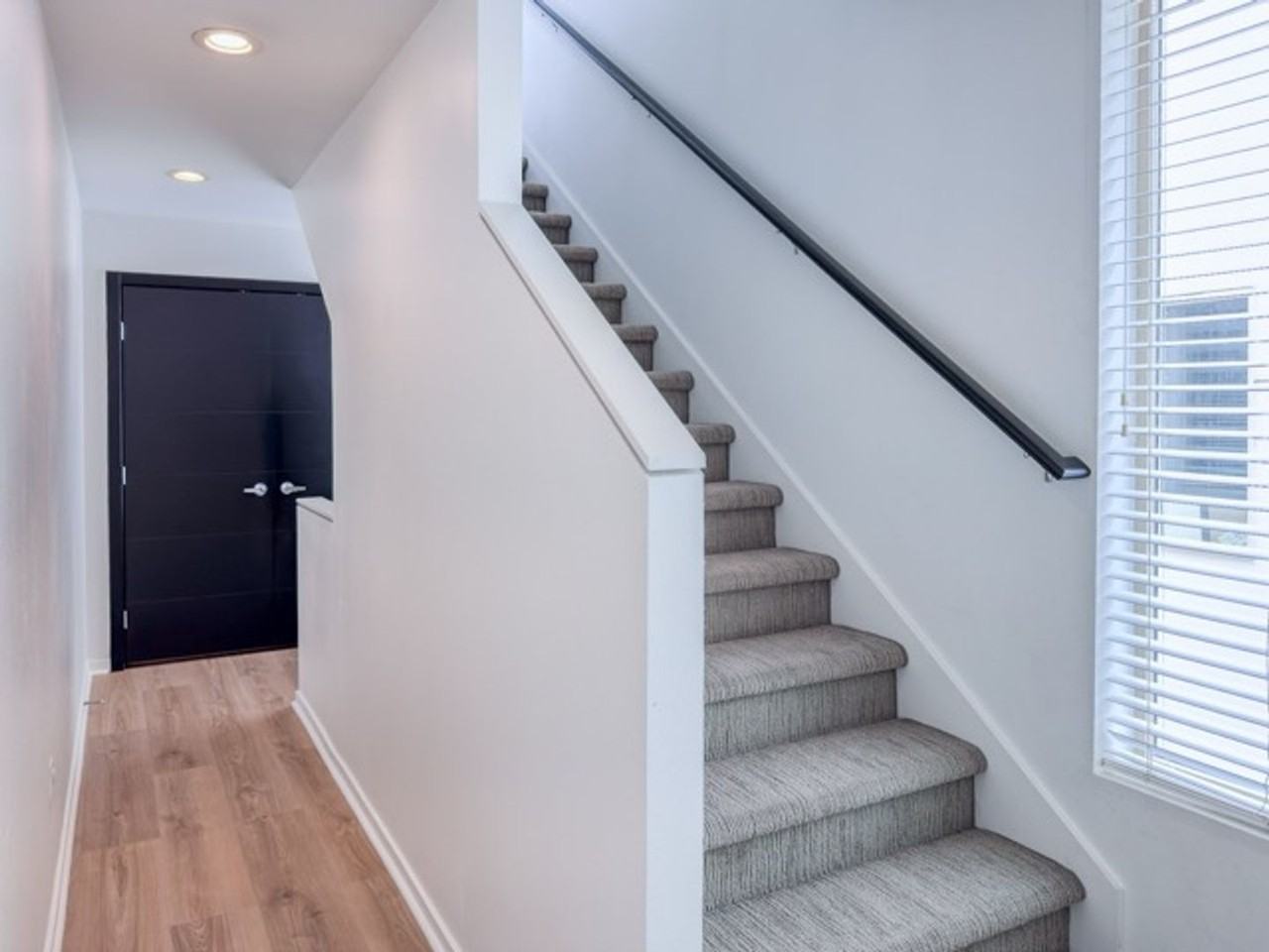 4146 25th Ave Sw #A - Photo 6 of 13