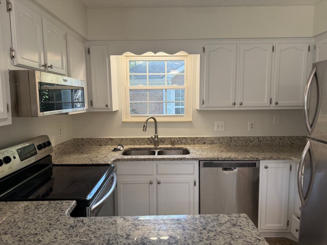 106 Meridian Ct - Photo 6 of 38