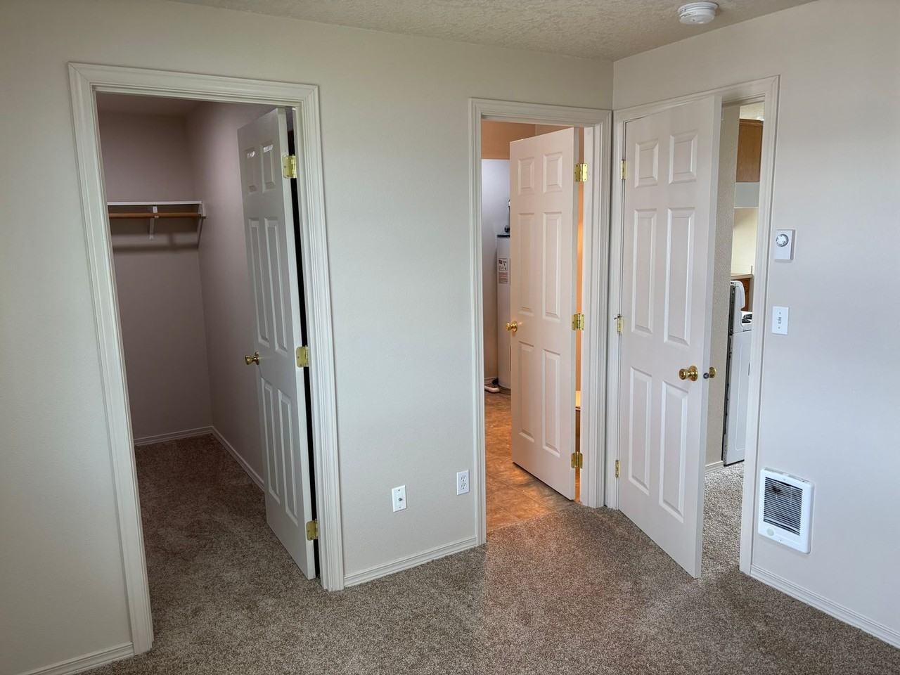 2040 Ne Elk St - Photo 4 of 13