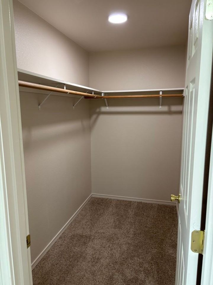 2040 Ne Elk St - Photo 7 of 13