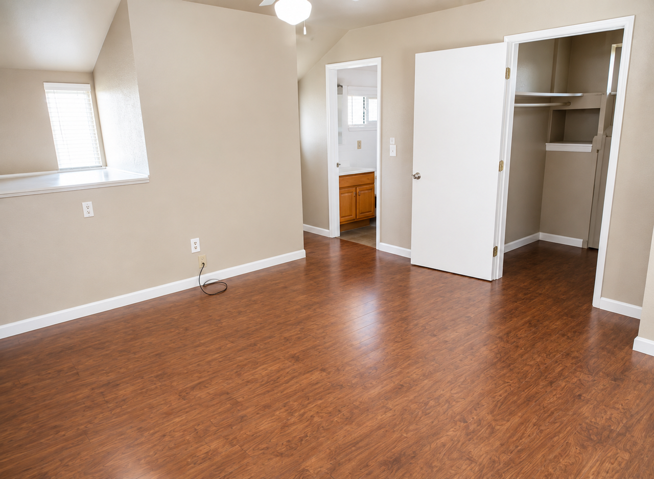 139 Pine St - Photo 4 of 6