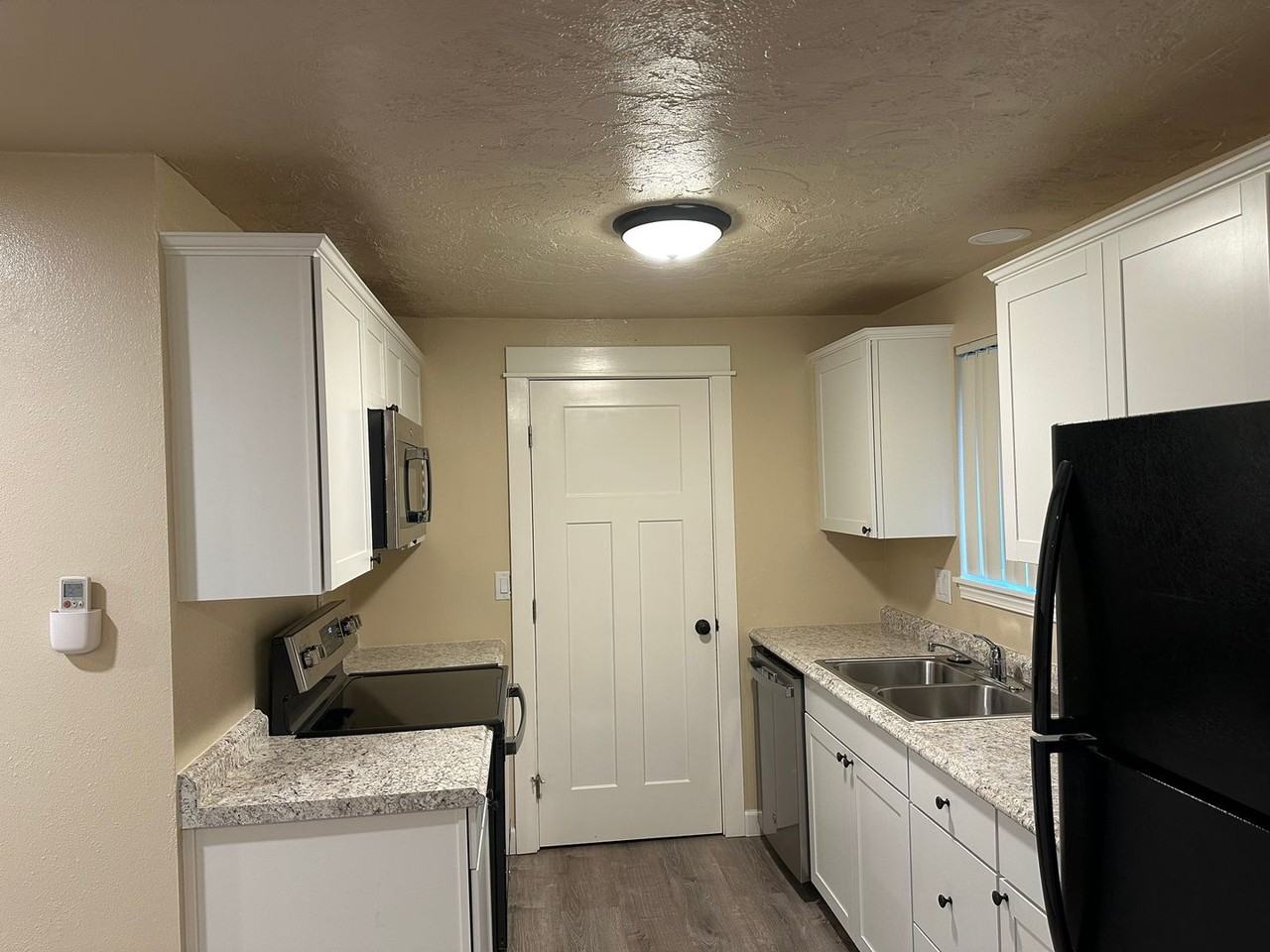 495 52nd St - Photo 2 of 12