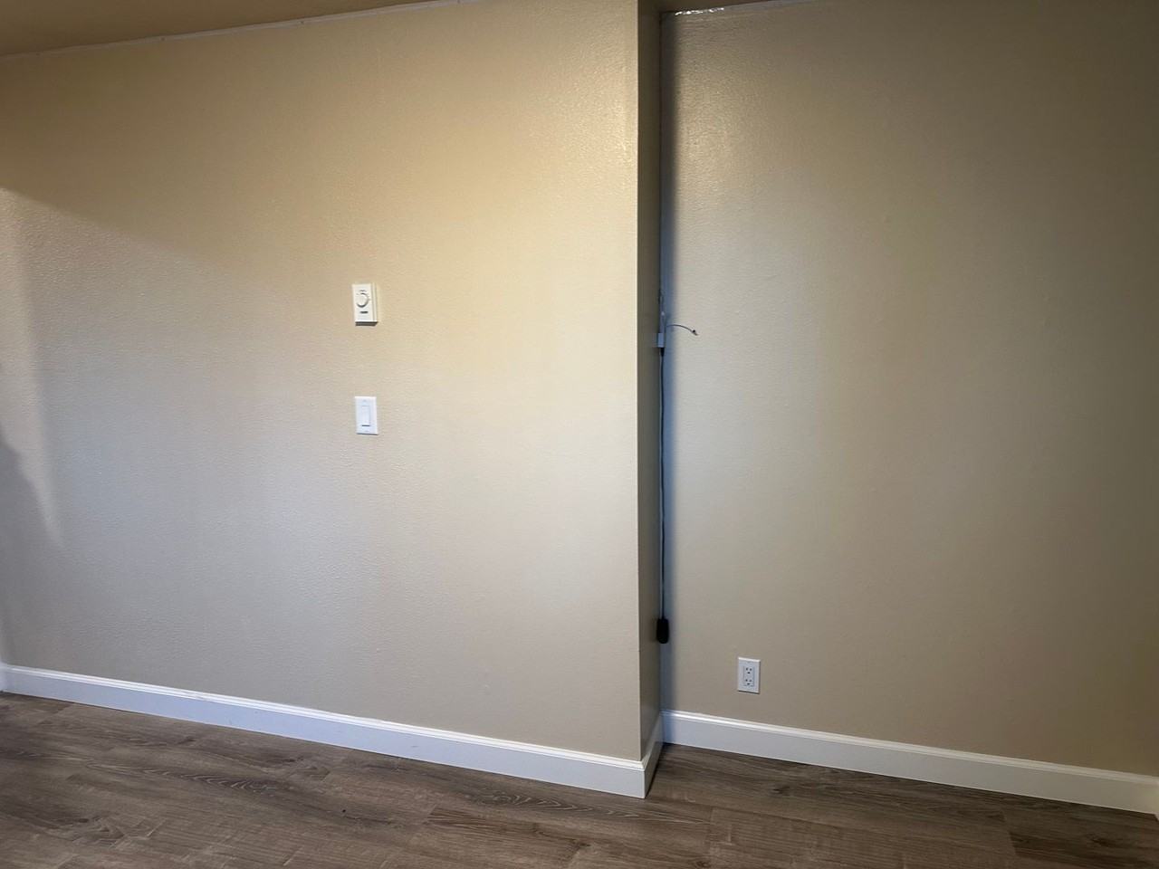 495 52nd St - Photo 6 of 12