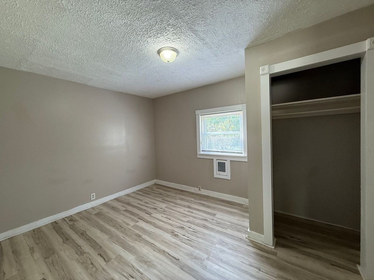 3569 Prospect St - Photo 6 of 11