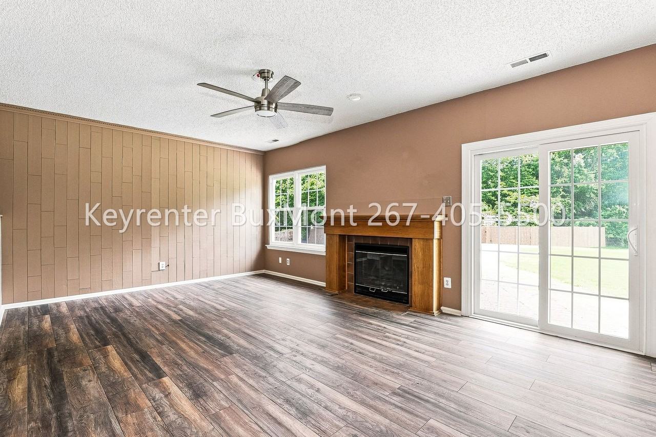 117 Victoria Ln - Photo 3 of 18
