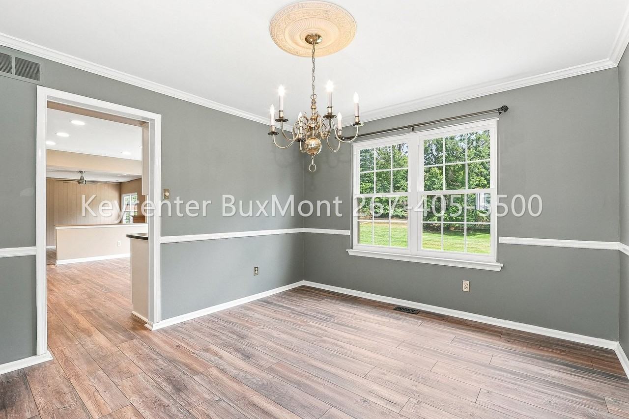 117 Victoria Ln - Photo 4 of 18