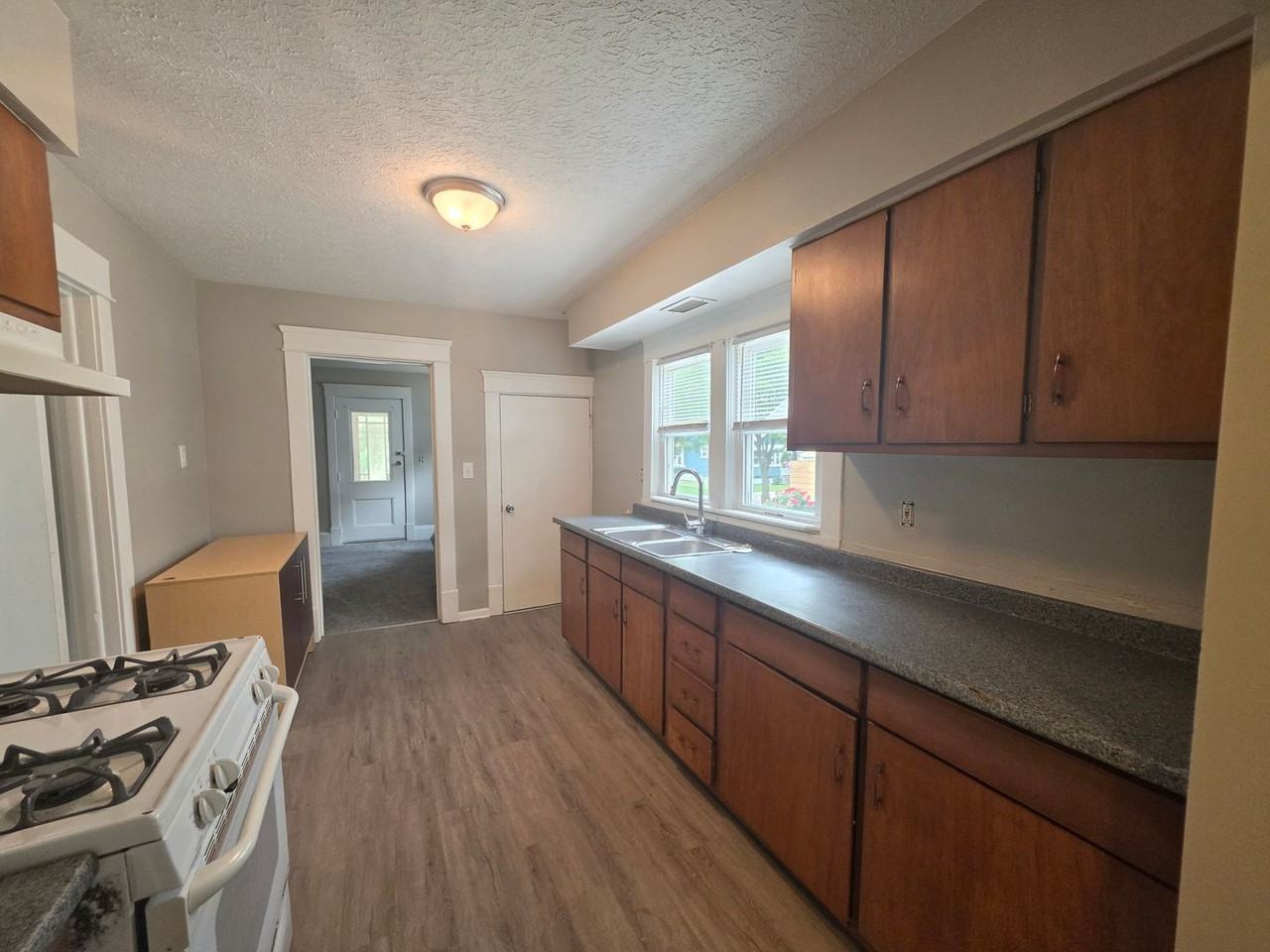 2279 13th St Sw - Photo 3 of 23