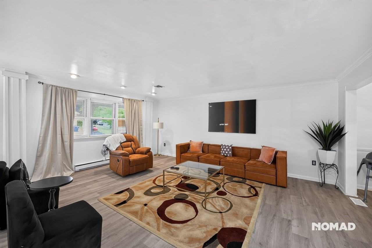 3131 Andrea Ave - Photo 3 of 15