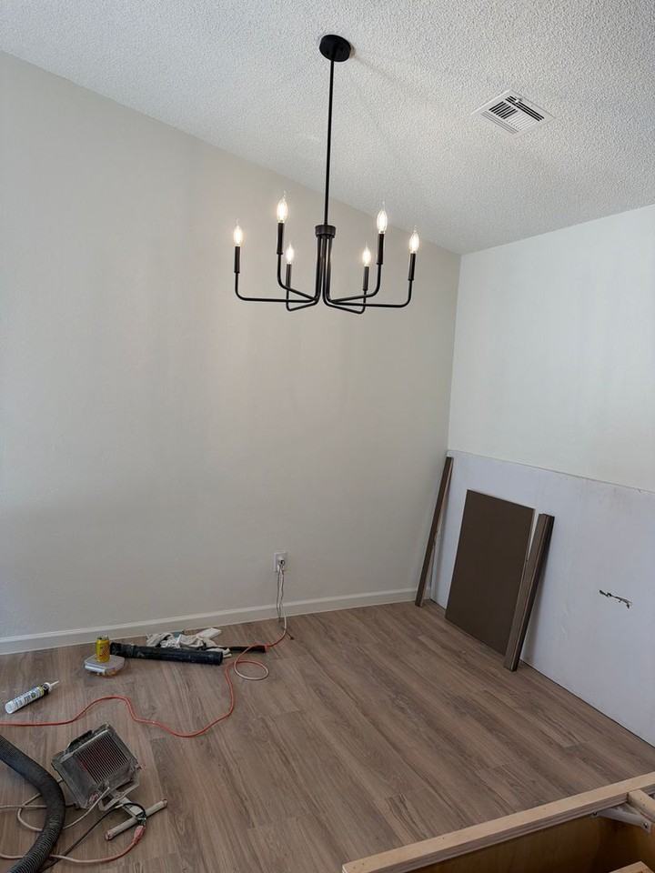 1807 W 58th St - Photo 5 of 9