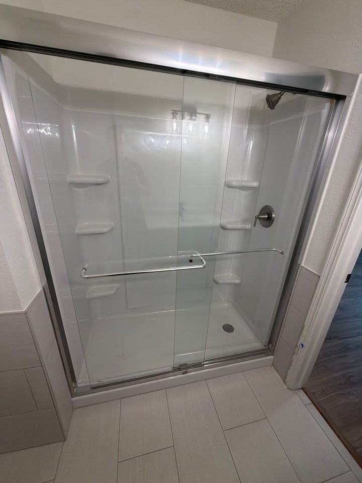 1807 W 58th St - Photo 7 of 9