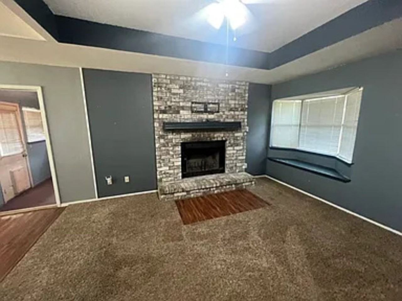 2708 Cedarhill St - Photo 4 of 19