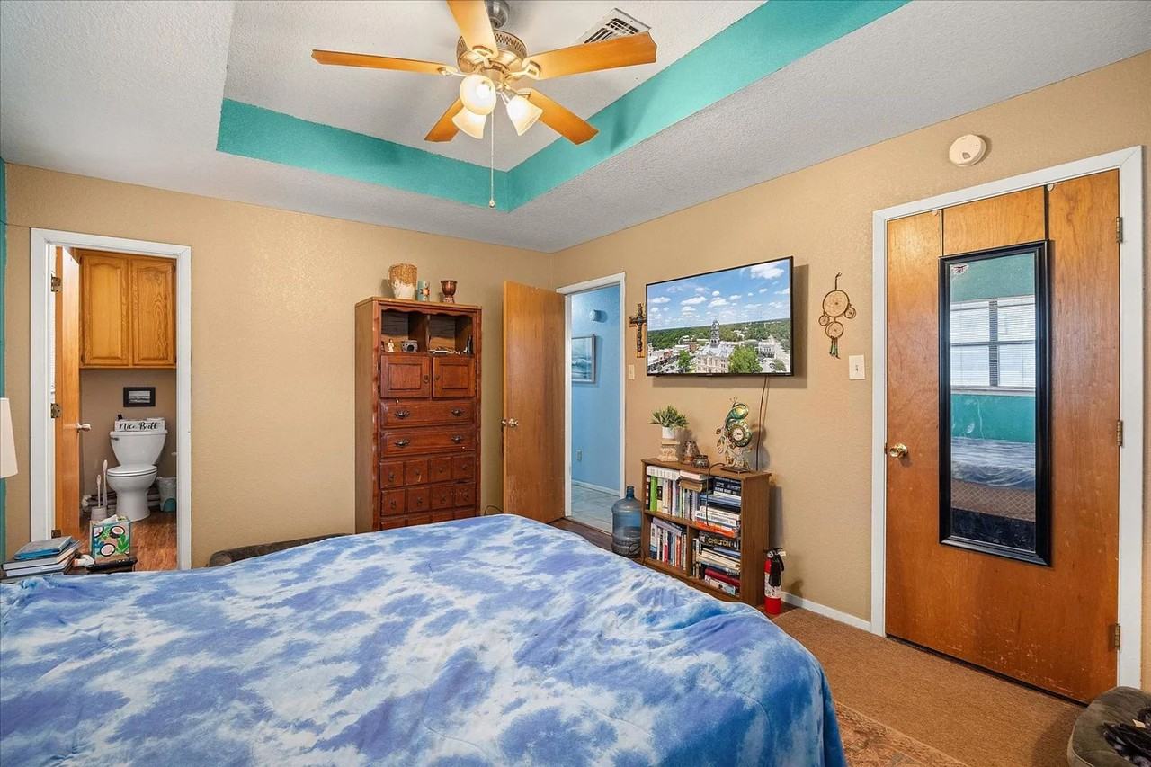 2708 Cedarhill St - Photo 5 of 19
