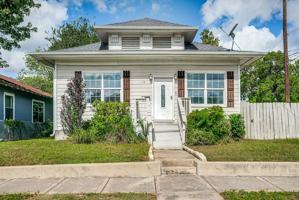 featured image of 2219 N Flores St