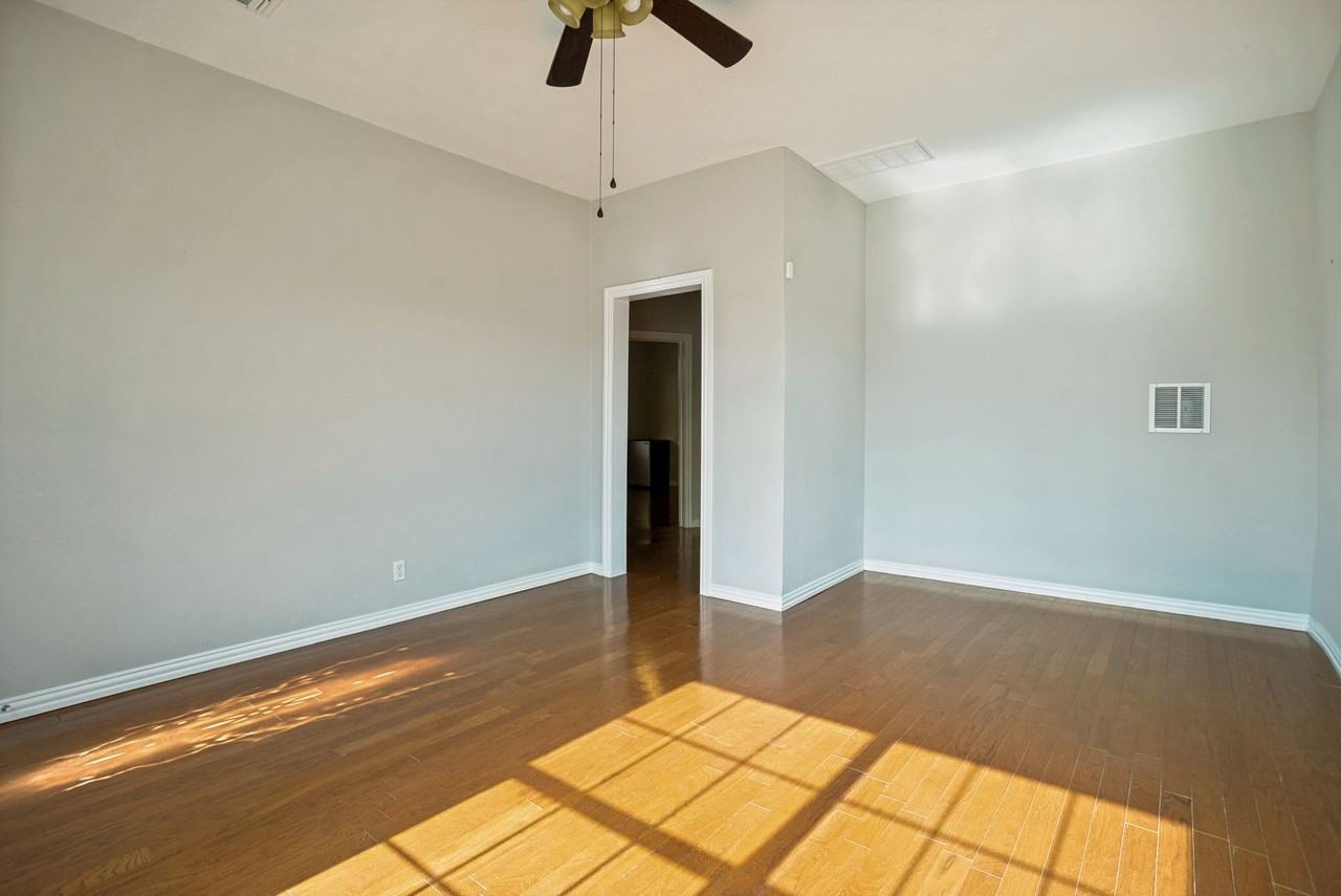 2219 N Flores St - Photo 5 of 25