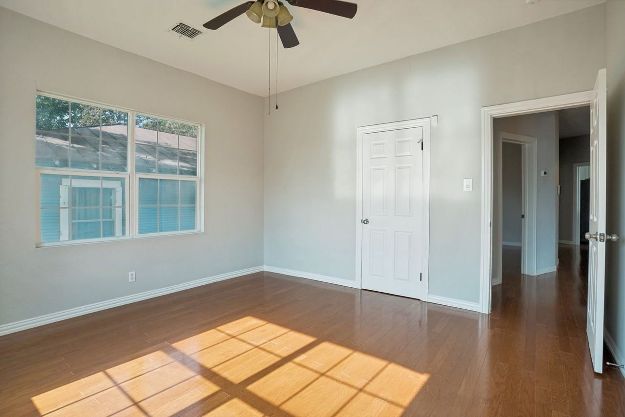 2219 N Flores St - Photo 7 of 25